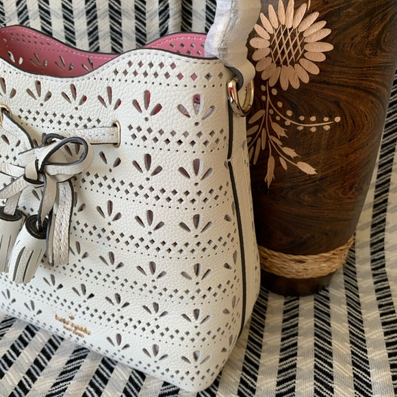Kate spade small white drawstring bucket crossbody - Picture 2 of 8